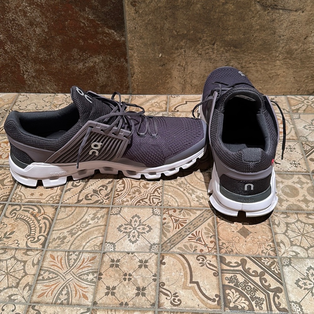 On cloud men’s tennis shoes